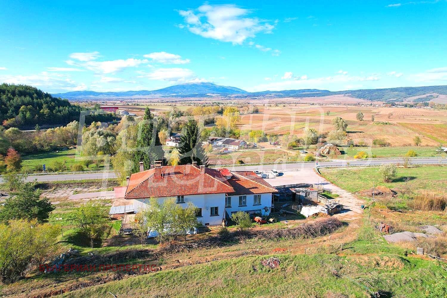 Hotel for Sale in Belchin, Sofia Province, Bulgaria — 1,583 m² — photo 2
