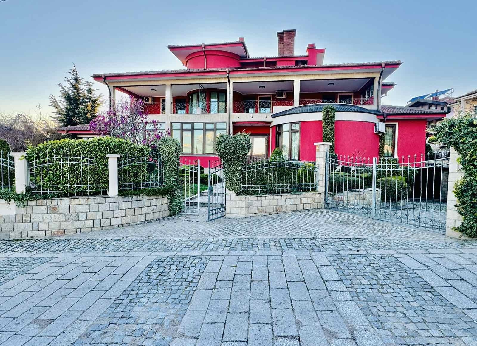 Hotel for Sale in Karlovo, Plovdiv Province, Bulgaria — photo 2