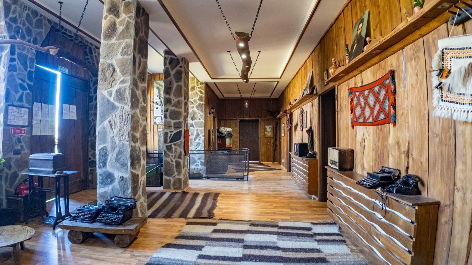 Hotel for Sale in Botevgrad, Sofia Province, Bulgaria — 1,700 m² — photo 9