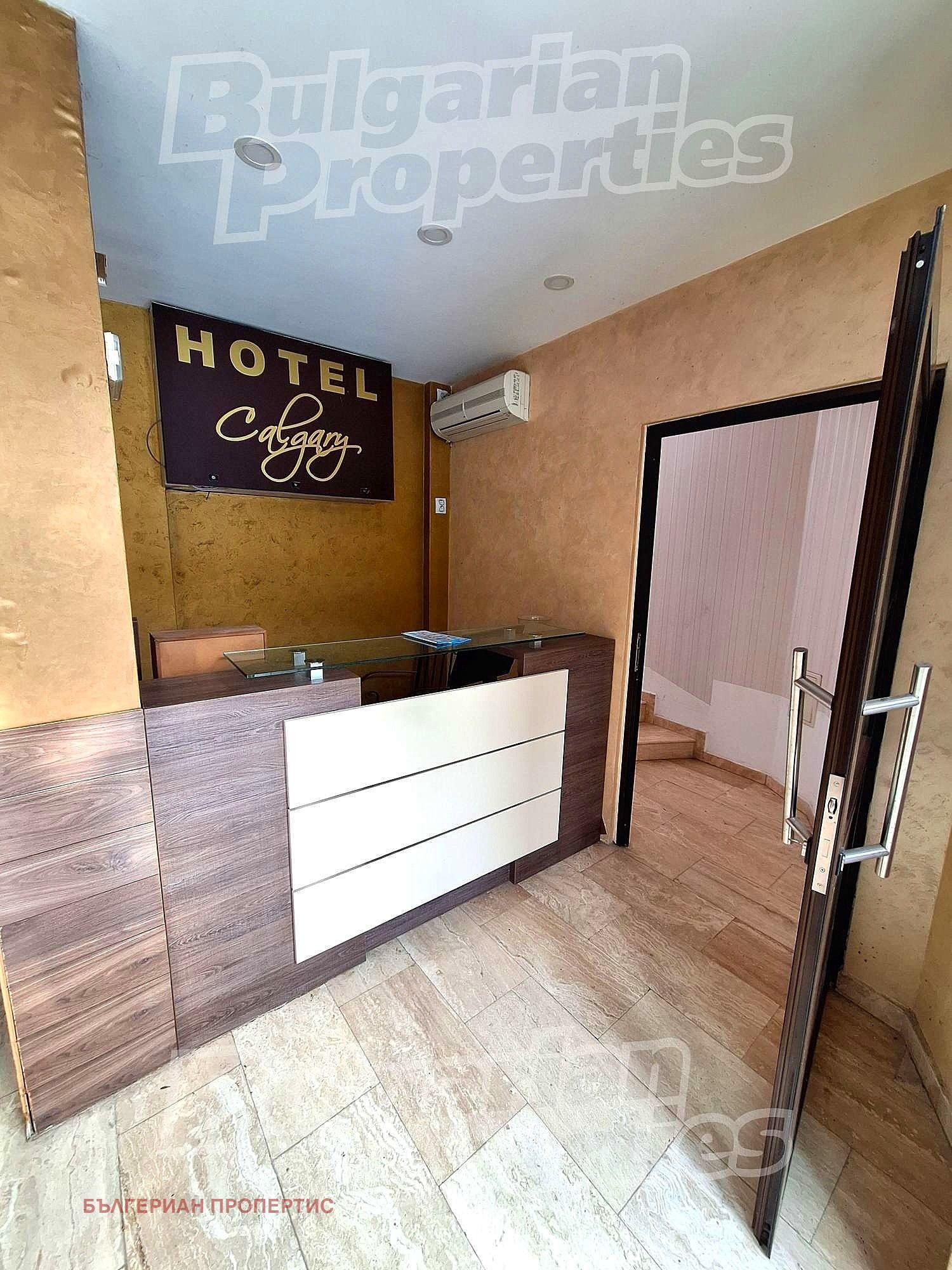 Hotel for Sale in Svishtov, Veliko Tarnovo Province, Bulgaria — 2,000 m² — photo 3