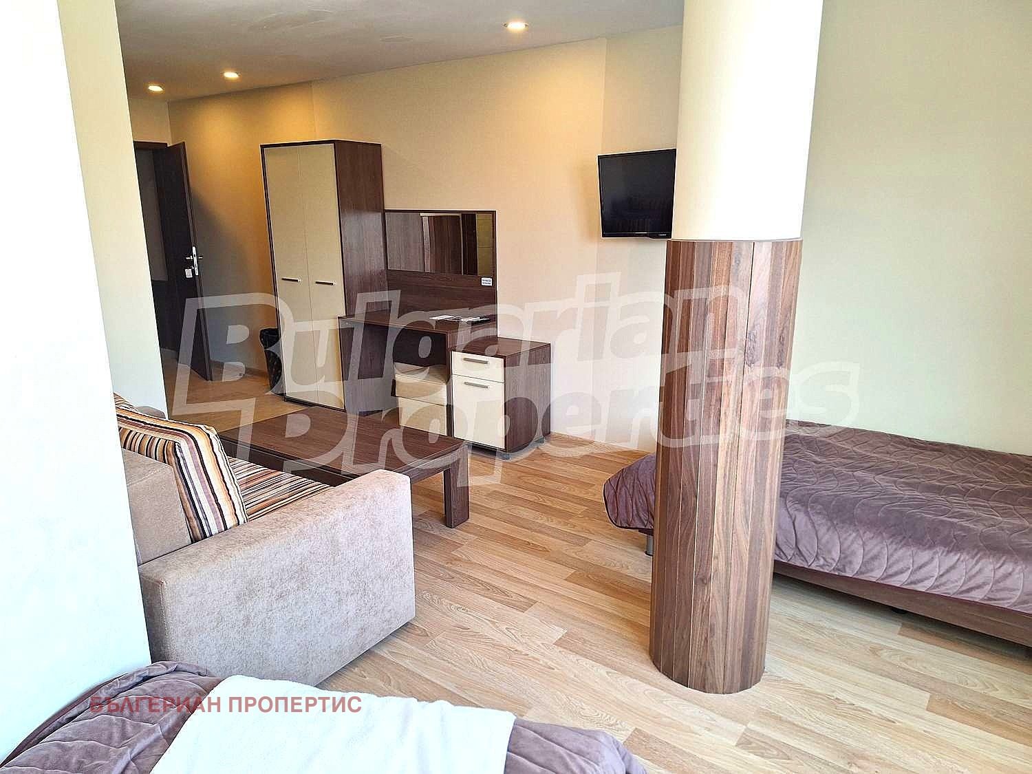 Hotel for Sale in Svishtov, Veliko Tarnovo Province, Bulgaria — 2,000 m² — photo 6