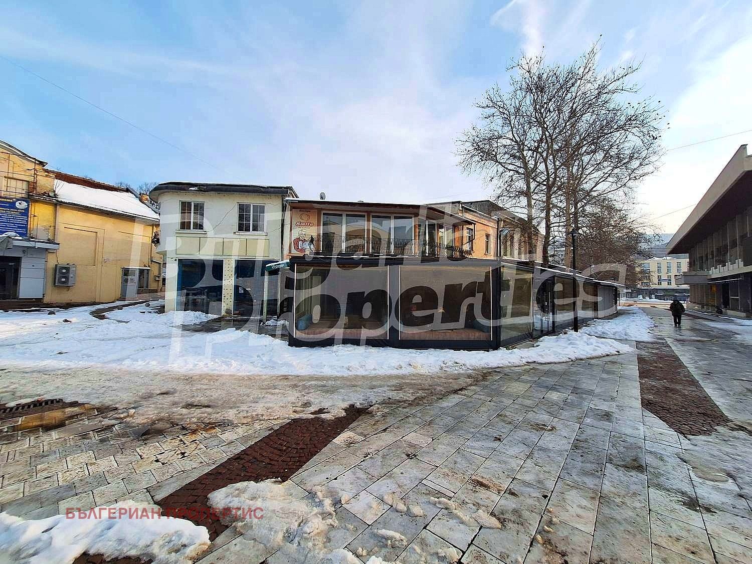Hotel for Sale in Svishtov, Veliko Tarnovo Province, Bulgaria — 2,000 m² — photo 8