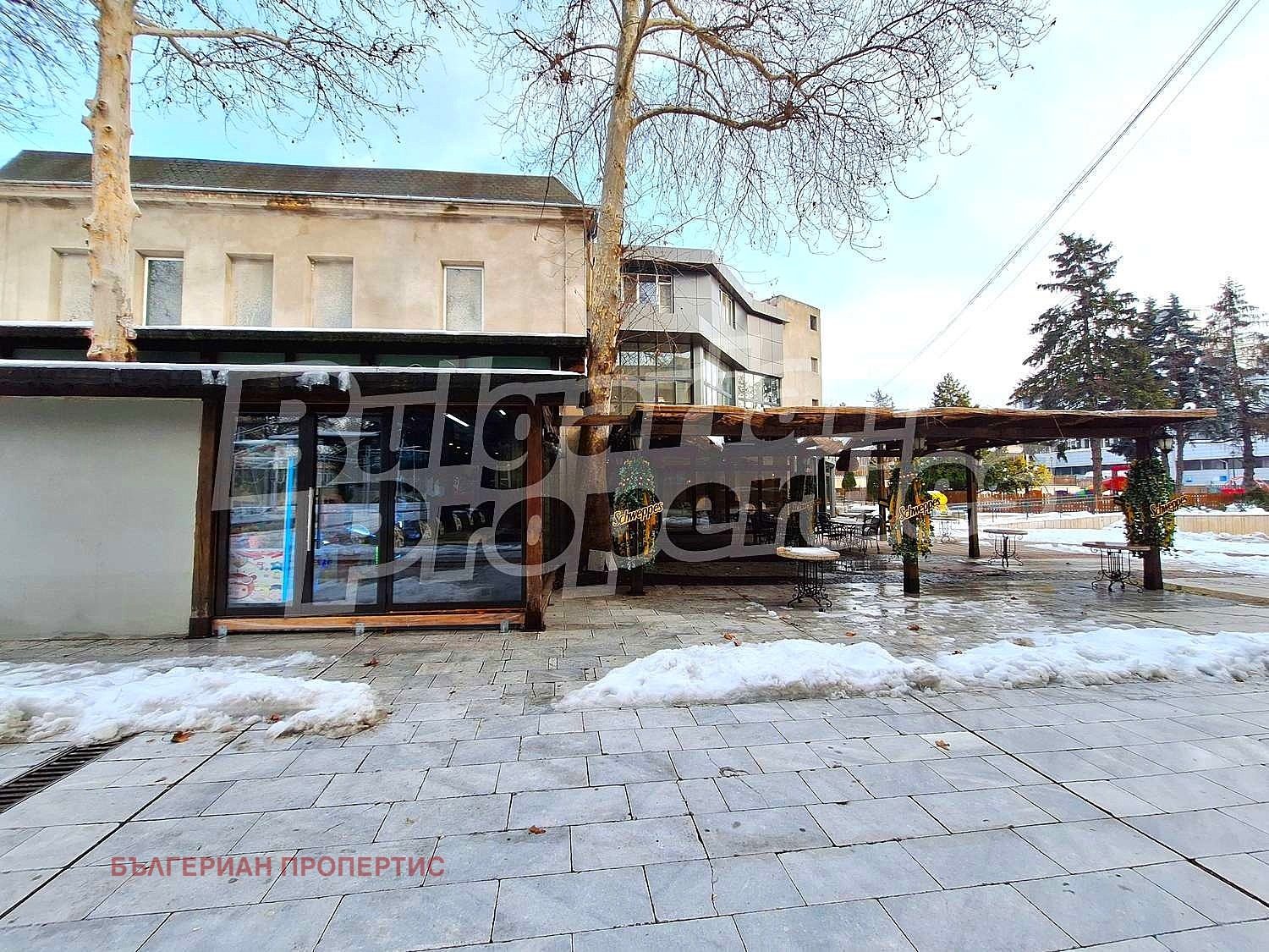 Hotel for Sale in Svishtov, Veliko Tarnovo Province, Bulgaria — 2,000 m² — photo 9