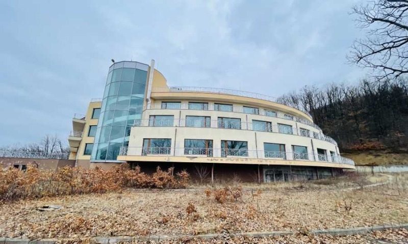 Hotel for Sale in Sevlievo, Gabrovo Province, Bulgaria — 5,000 m² — photo 7
