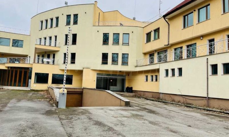 Hotel for Sale in Sevlievo, Gabrovo Province, Bulgaria — 5,000 m² — photo 8