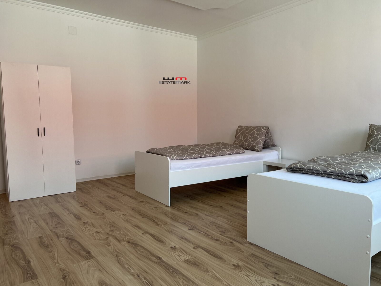 Hotel for Sale in Vakarel, Sofia Province, Bulgaria — 1,000 m² — photo 3