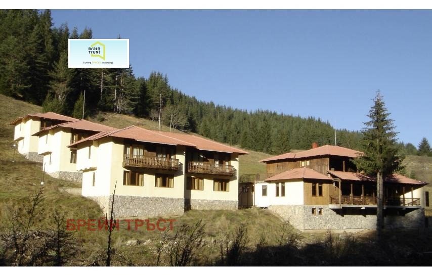Hotel for Sale in Pamporovo Resort, Smolyan Province, Bulgaria — 2,008 m² — photo 2
