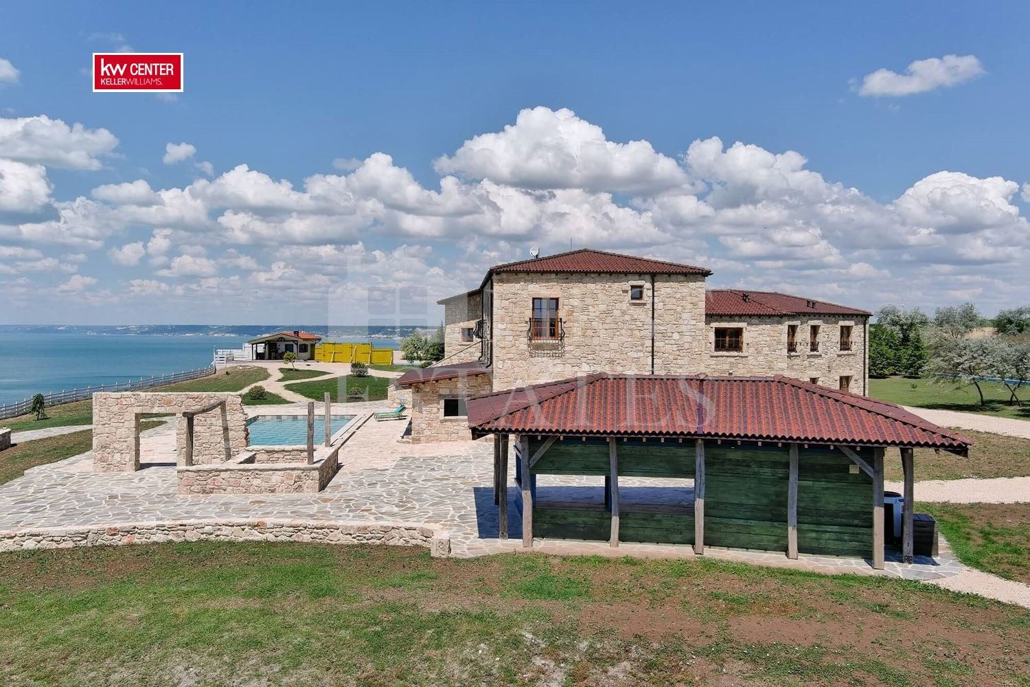 Hotel for Sale in Balgarevo, Dobrich Province, Bulgaria — 2,050 m² — photo 3