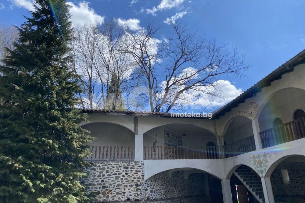 Hotel for Sale in Pastra, Kyustendil Province, Bulgaria — 1,151 m² — photo 3