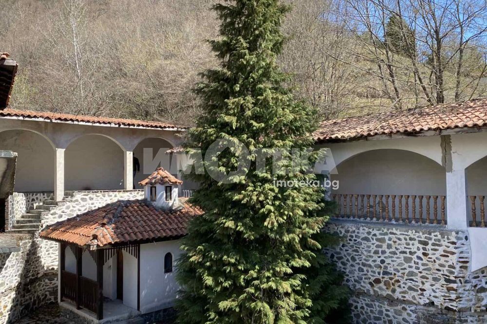 Hotel for Sale in Pastra, Kyustendil Province, Bulgaria — 1,151 m² — photo 5