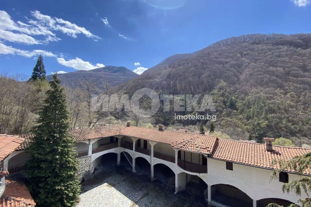Hotel for Sale in Pastra, Kyustendil Province, Bulgaria — 1,151 m² — photo 7