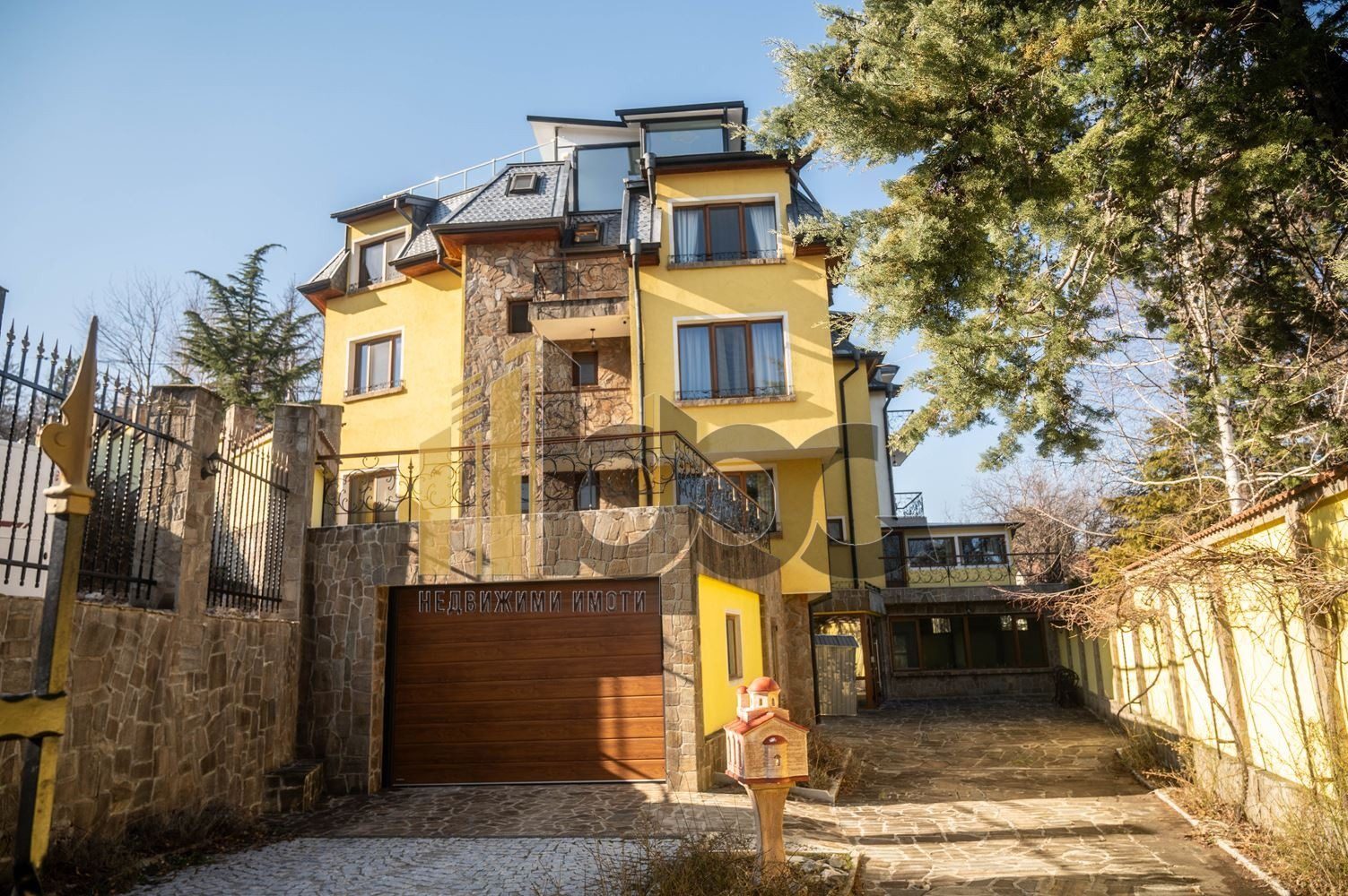 Hotel for Sale in Dragalevtsi, Sofia, Bulgaria — 1,200 m² — photo 3