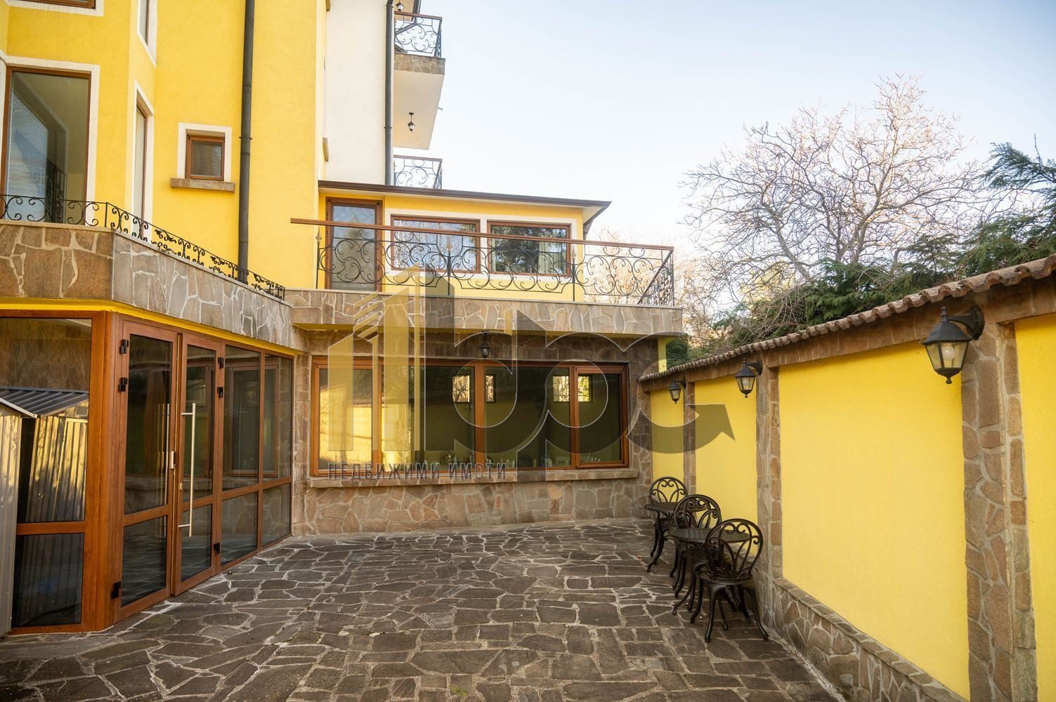 Hotel for Sale in Dragalevtsi, Sofia, Bulgaria — 1,200 m² — photo 4