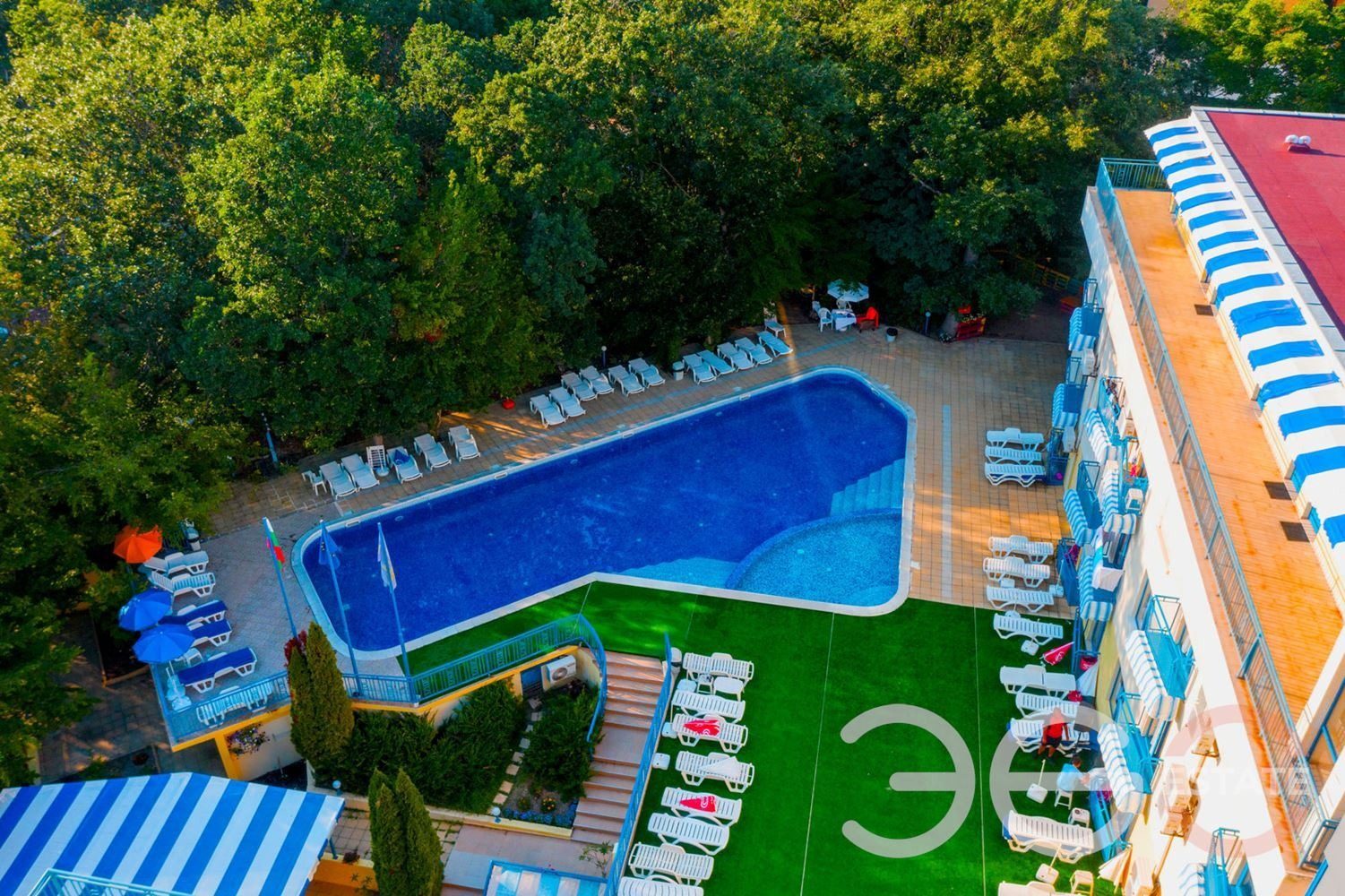 Hotel for Sale in Golden Sands, Varna, Bulgaria — 4,500 m² (ref. 54050581) — photo 2