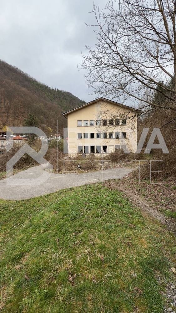 Hotel for Sale in Teteven, Lovech Province, Bulgaria — 3,600 m² — photo 5