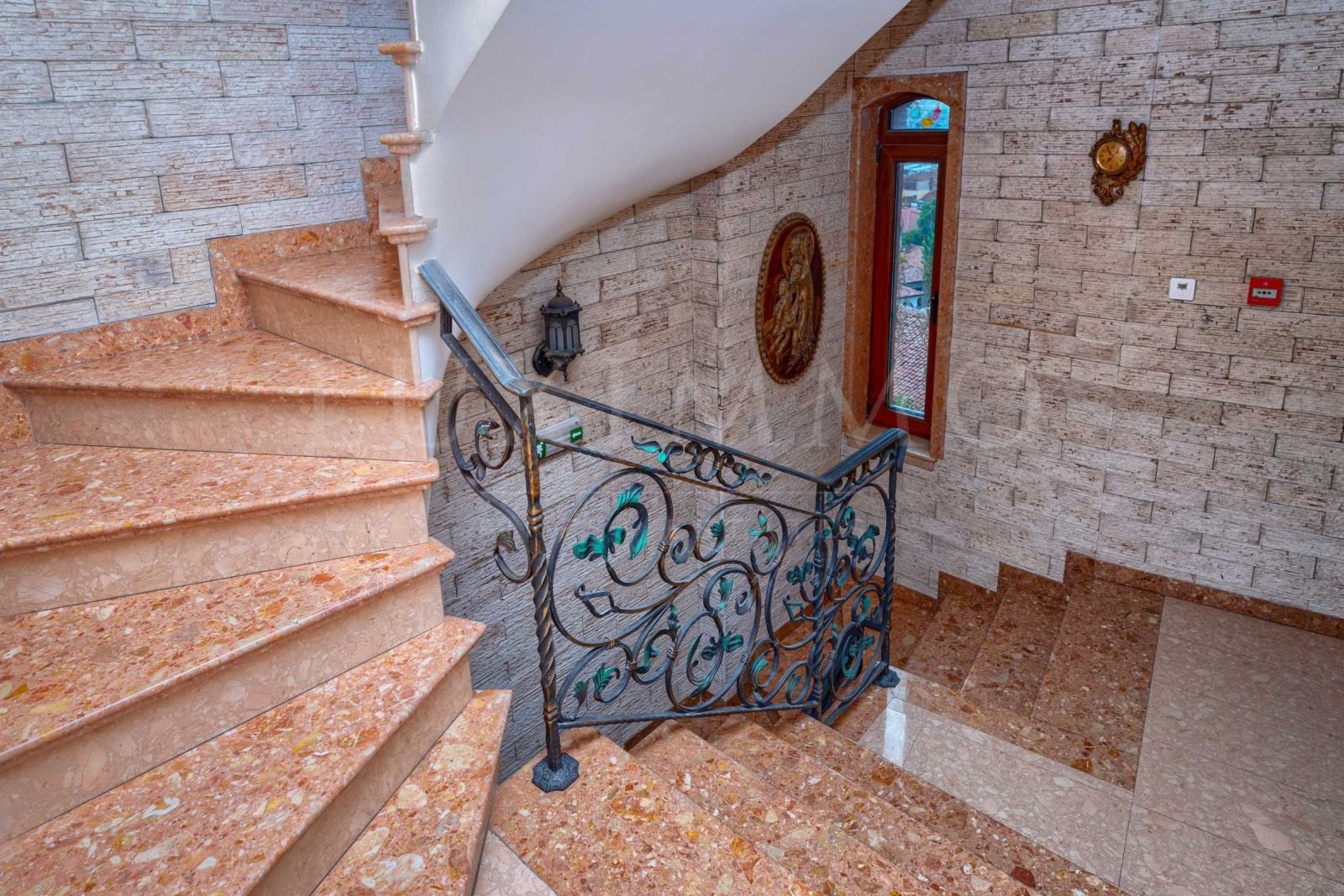 Hotel for Sale in the Old Town, Plovdiv, Bulgaria — 1,050 m² — photo 5