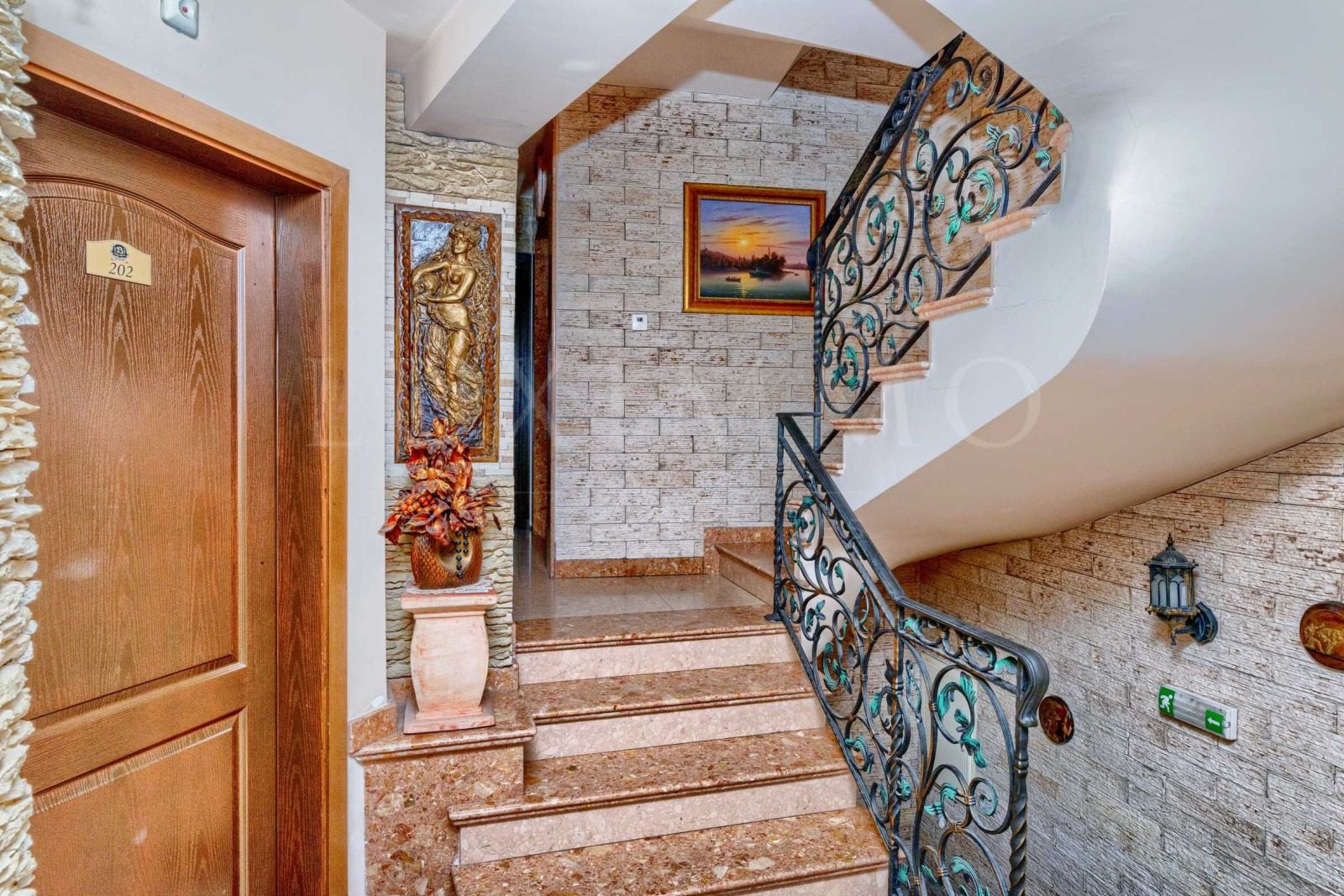 Hotel for Sale in the Old Town, Plovdiv, Bulgaria — 1,050 m² — photo 7