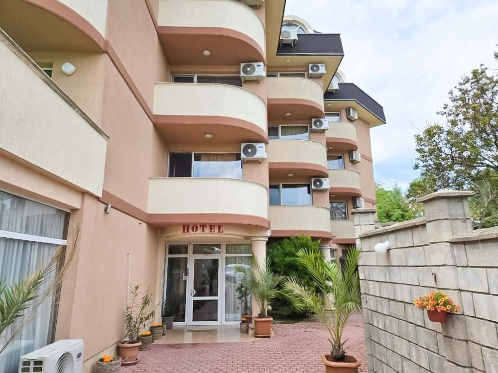 Hotel for Sale in Balchik, Dobrich Province, Bulgaria — 2,000 m² — photo 5