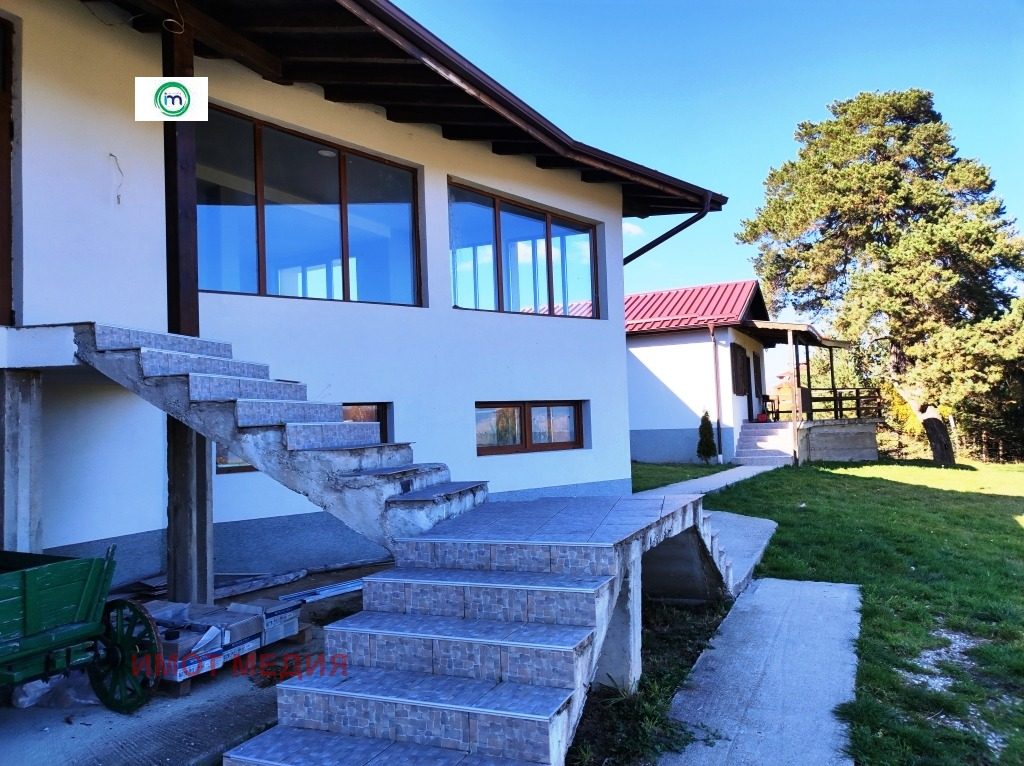 Hotel for Sale in Tsigov Chark, Pazardzhik Province, Bulgaria — 1,250 m² — photo 2