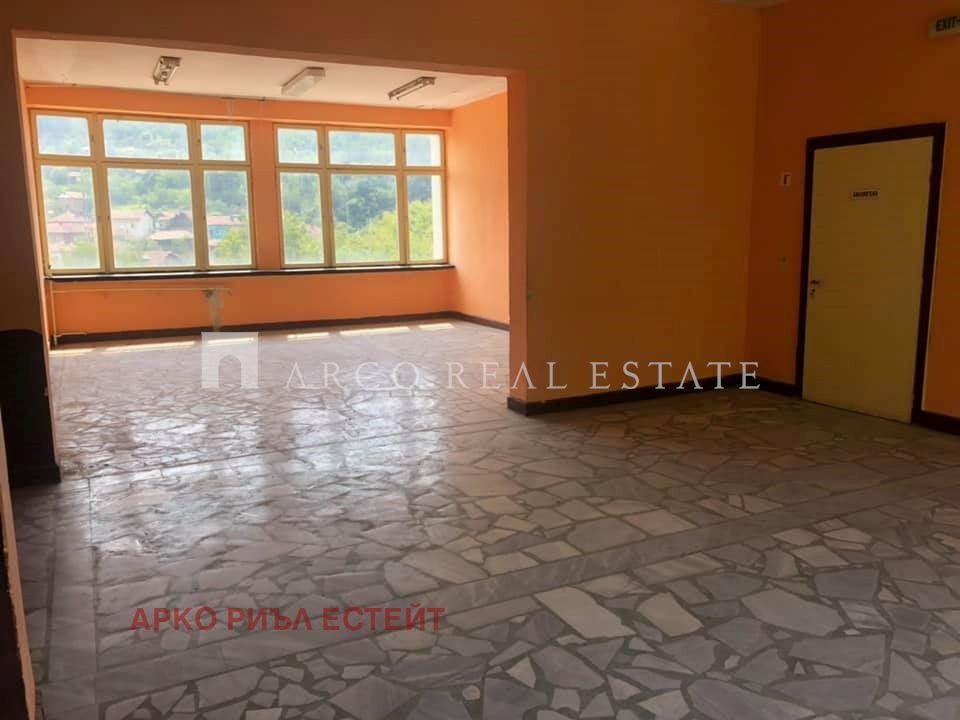 Hotel for Sale in Cherven Bryag, Pleven Province, Bulgaria — 9,000 m² — photo 9