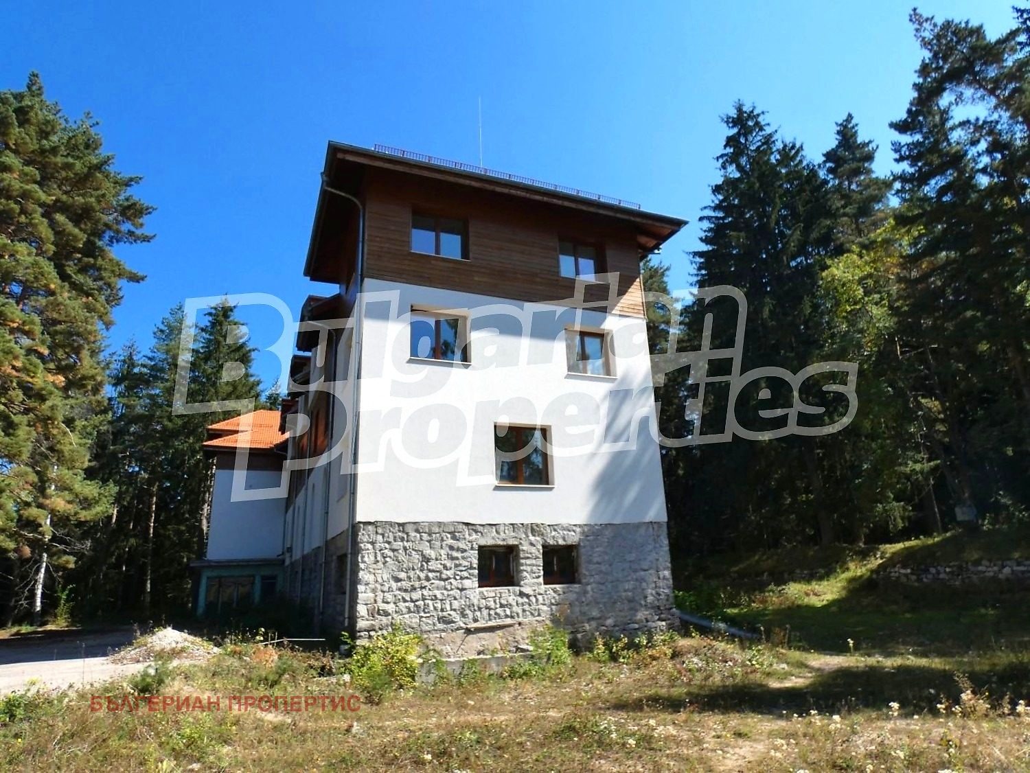 Hotel for Sale in Govedartsi, Sofia Province, Bulgaria — 1,496 m² — photo 4