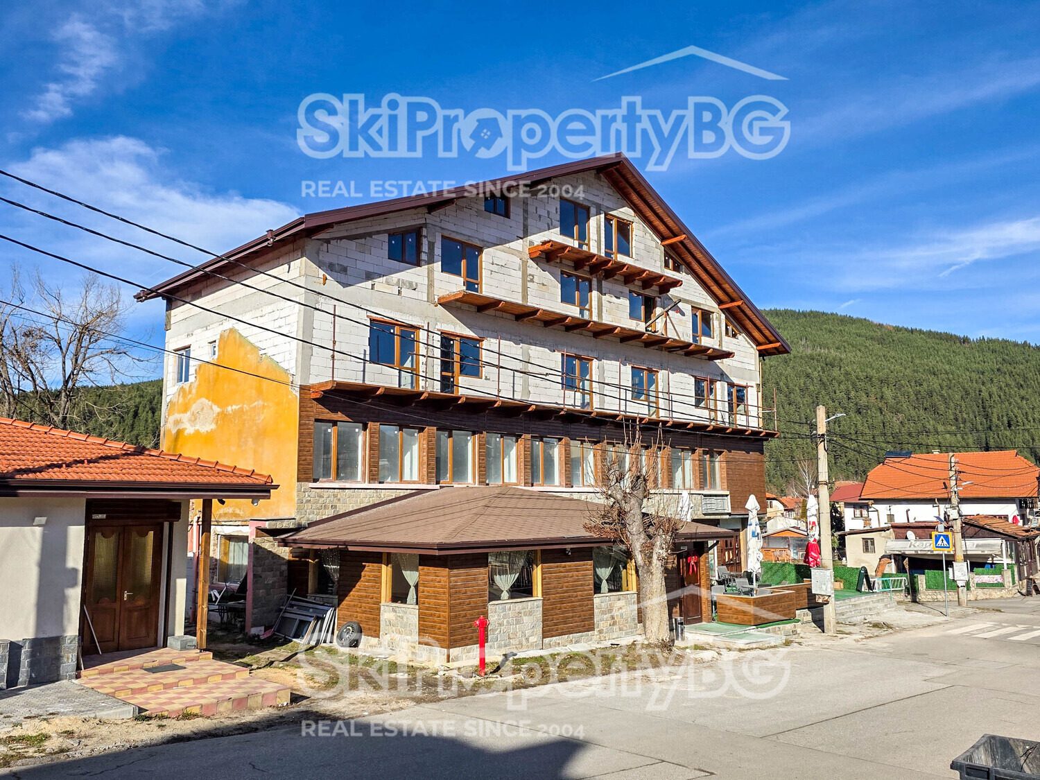 Hotel for Sale in Govedartsi, Sofia Province, Bulgaria — 1,011 m² — photo 2