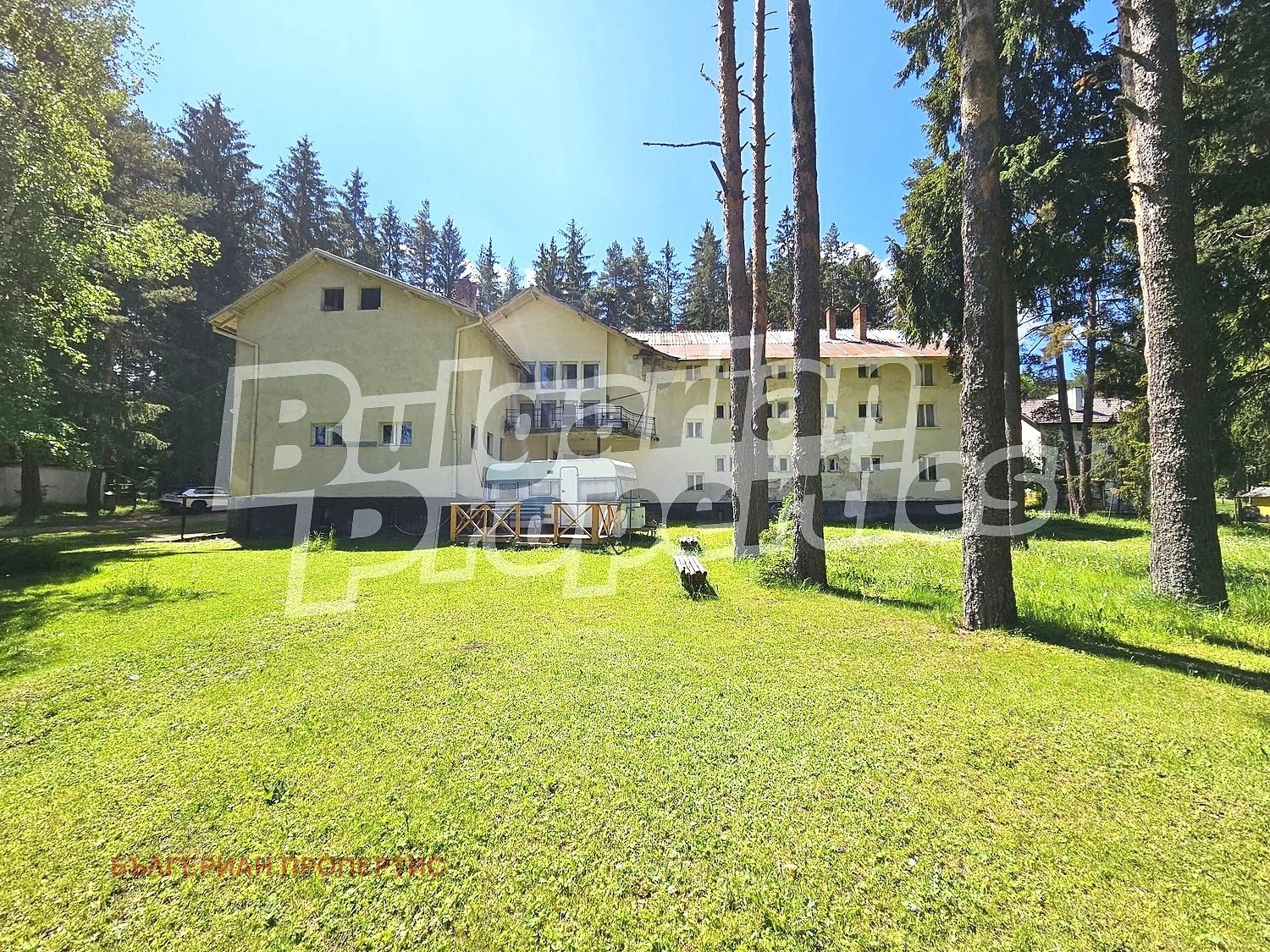 Hotel for Sale in Govedartsi, Sofia Province, Bulgaria — 1,500 m² — photo 4