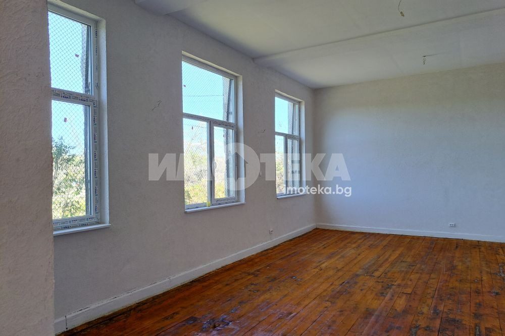 Hotel for Sale in Golema Rakovitsa, Sofia Province, Bulgaria — photo 2