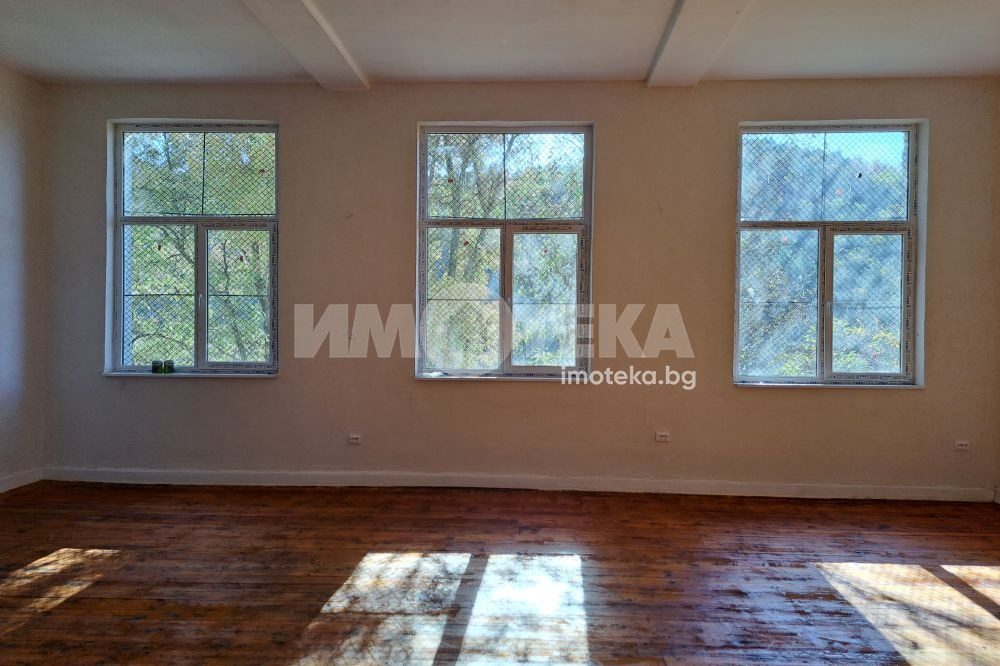 Hotel for Sale in Golema Rakovitsa, Sofia Province, Bulgaria — photo 4