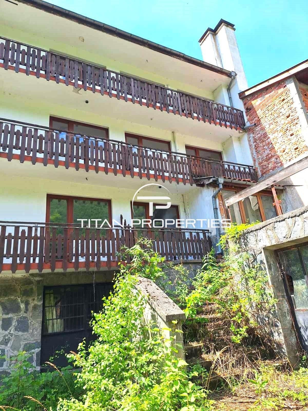 Hotel for Sale in Narechenski Bani, Plovdiv Province, Bulgaria — 1,849 m² — photo 4