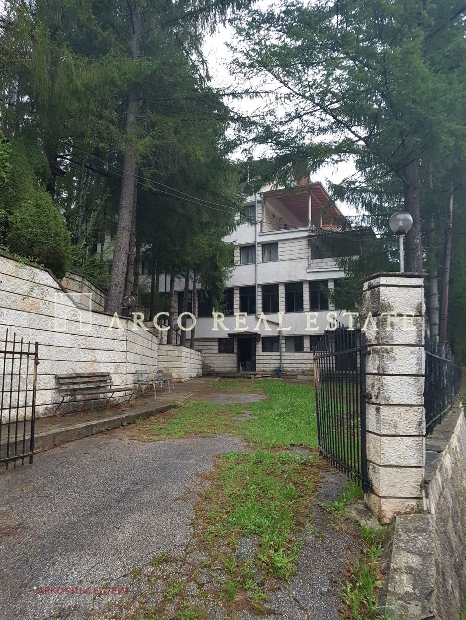 Hotel for Sale in Troyan, Lovech Province, Bulgaria — 1,065 m² — photo 2