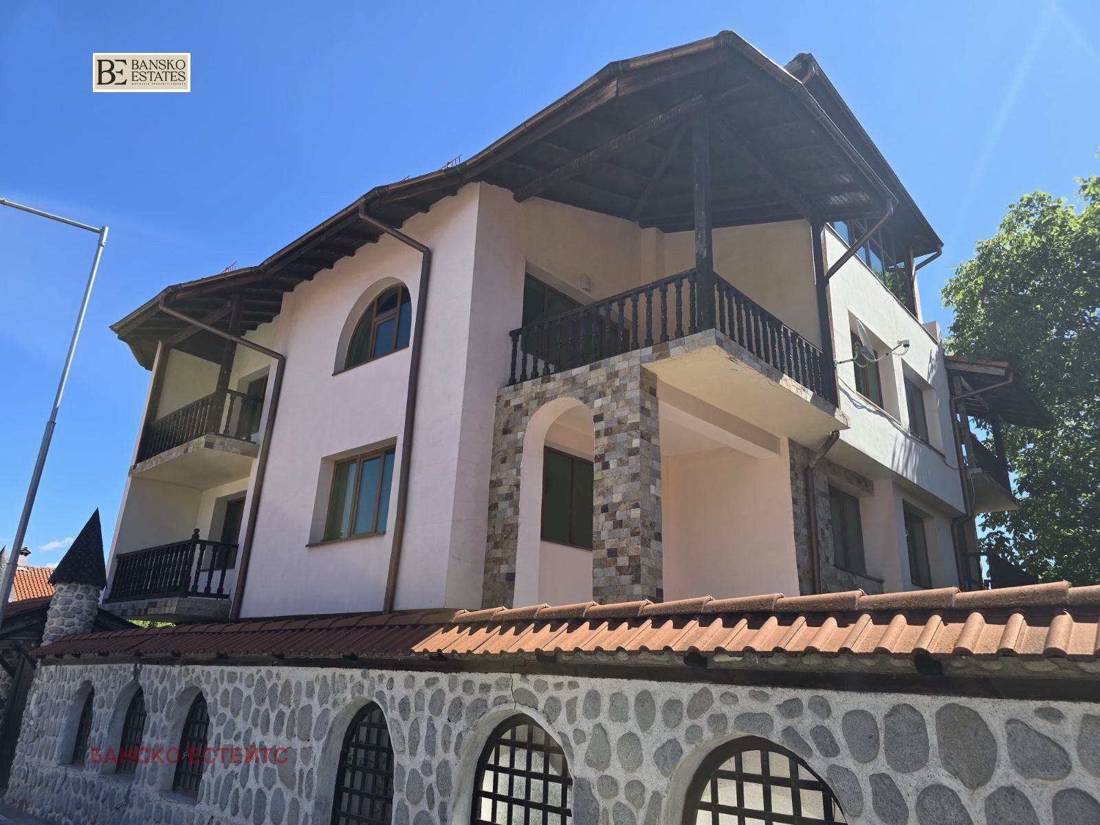 Hotel for Sale in Bansko, Blagoevgrad Province, Bulgaria — 1,100 m² — photo 2